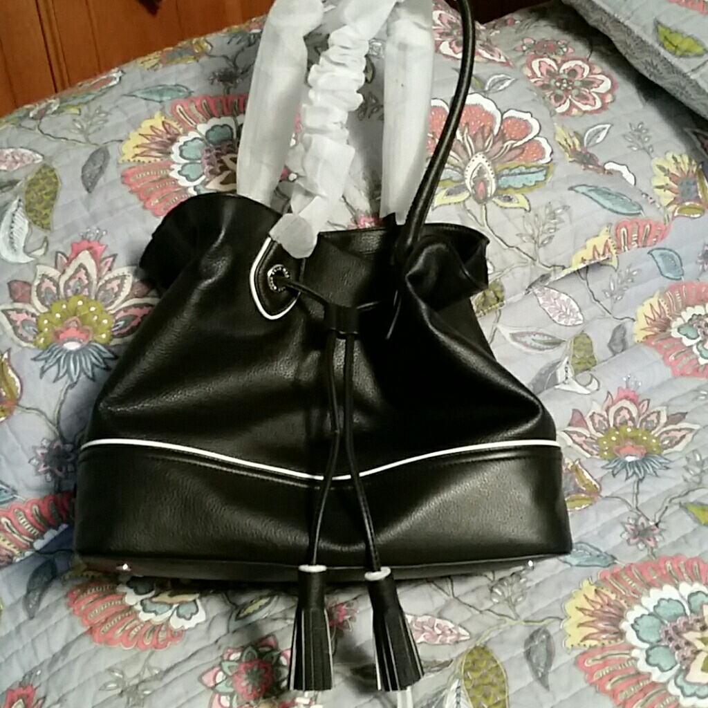 Brand New Cole Hann Leather Purse